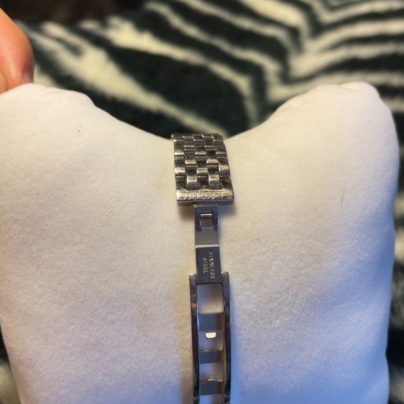 Gucci watch womens - Picture 4 of 8